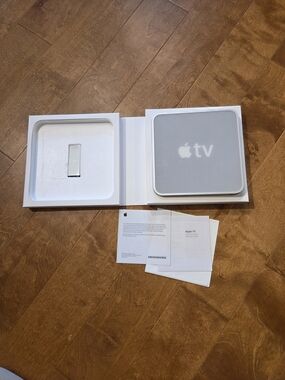 Apple TV 1st Gen with Original Packaging - White